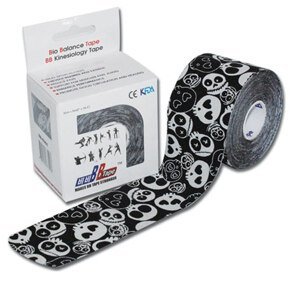 Kineziologický tejp BB Tape s designem černých lebek - 5mx5cm Barva: černá
