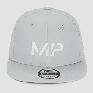 MP New Era 9FIFTY Kšiltovka s Plastovým Páskem – Chromová/Bílá - S-M