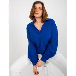 Fashionhunters Tmavě modrá košilová halenka plus size s límečkem Velikost: M/L