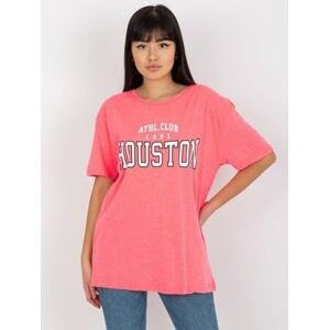 Fashionhunters Fluo růžové volné dámské tričko s nápisem Size: ONE SIZE, JEDNA, VELIKOST