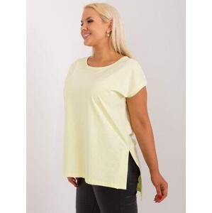 Fashionhunters Světle žlutá dámská bavlněná halenka basic plus size.Velikost: JEDNA VELIKOST