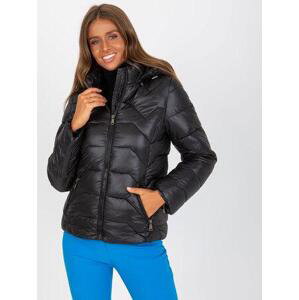Fashionhunters Dámská prošívaná bunda s kapucí - černá Velikost: M