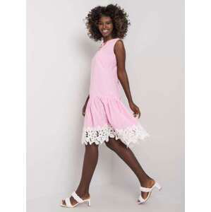 Fashionhunters Dámské světle růžové šaty s ozdobným lemováním 36