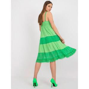 Fashionhunters Zelené viskózové ležérní šaty OCH BELLA Velikost: S.