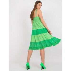 Fashionhunters Zelené viskózové šaty pro volný čas OCH BELLA Velikost: L.