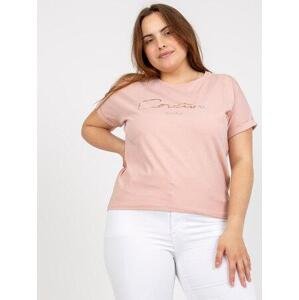 Fashionhunters Zaprášené růžové dámské tričko plus size s nápisem Size: ONE SIZE, JEDNA, VELIKOST