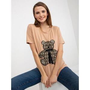 Fashionhunters Camel dámské tričko s plyšovým medvídkem a 3D aplikací.Velikost: ONE SIZE, JEDNA, VELIKOST