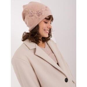 Fashionhunters Zaprášená růžová zimní čepice s výšivkou.Velikost: JEDNA VELIKOST