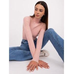 Fashionhunters Světle růžový žebrovaný svetr s rolákem Velikost: M/L