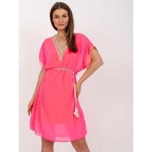 Fashionhunters Fluo růžové vzdušné šaty jedné velikosti s podšívkou.Velikost: JEDNA VELIKOST