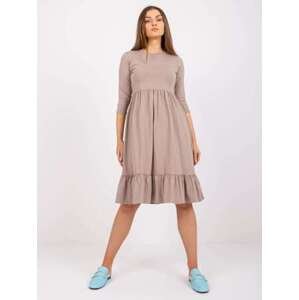 Fashionhunters Tmavě béžové bavlněné šaty s volánem Surrey RUE PARIS Velikost: S