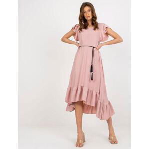 Fashionhunters Světle růžové šaty s volánem a zaplétaným páskem.Velikost: JEDNA VELIKOST