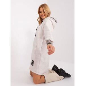 Fashionhunters Světle béžové melanžové mikinové šaty s kapucí Velikost: S/M