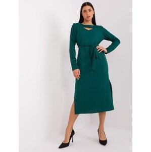 Fashionhunters Tmavě zelené žebrované koktejlové šaty Velikost: S/M