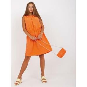 Fashionhunters Oranžové šaty jedné velikosti s gumičkou ve výstřihu.Velikost: ONE SIZE, JEDNA, VELIKOST
