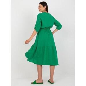 Fashionhunters Zelené midi mušelínové šaty OCH BELLA Velikost: M