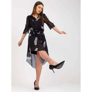Fashionhunters Černé asymetrické šaty s potiskem Yarela a zavazováním Velikost: 40