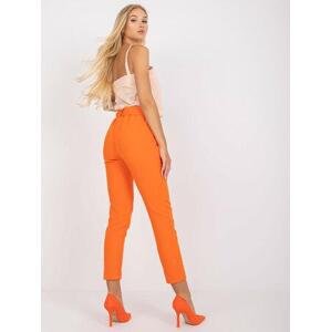 Fashionhunters Oranžové klasické rovné nohavice Giulia Velikost: L