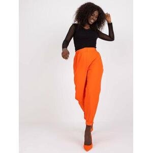 Fashionhunters Oranžové látkové kalhoty s rovnými nohavicemi RUE PARIS Velikost: 36