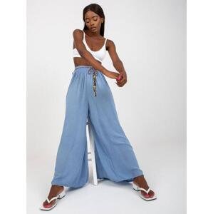 Fashionhunters Špinavé modré vzdušné kalhoty z materiálu Surie OCH BELLA Velikost: S.