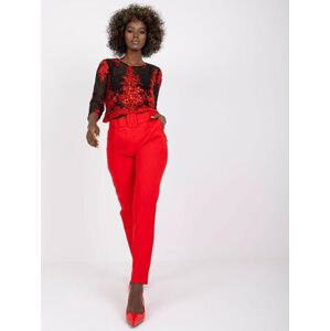 Fashionhunters Červené elegantní kalhoty s páskem Giulia Velikost: M