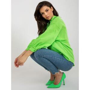 Fashionhunters Světle zelená oversized košile s nabíraným rukávem Velikost: S