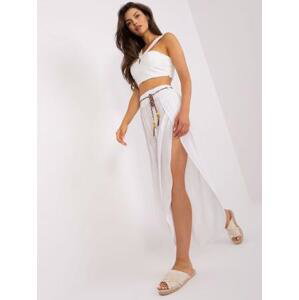 Fashionhunters Bílé vzdušné kalhoty s páskem OCH BELLA Velikost: M