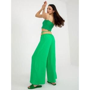 Fashionhunters Zelené široké látkové kalhoty s páskem.Velikost: ONE SIZE, JEDNA, VELIKOST