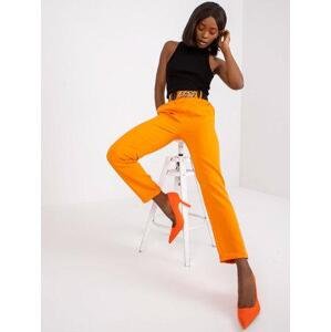 Fashionhunters Světle oranžové oblekové kalhoty s ozdobným páskem Sevilla Velikost: XL