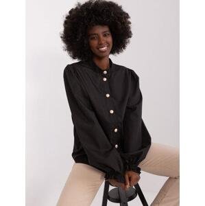 Fashionhunters Klasická černá košile s nabíranými rukávy Velikost: S/M