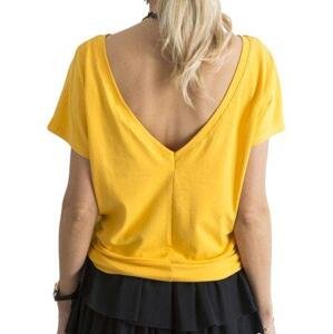 Fashionhunters Tmavě žluté tričko XS se zadním výstřihem
