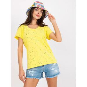 Fashionhunters Žluté jednobarevné tričko s dírkami.Velikost: ONE SIZE, JEDNA, VELIKOST