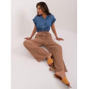 Fashionhunters Světle hnědé dámské látkové kalhoty s kapsami.Velikost: ONE SIZE, JEDNA, VELIKOST