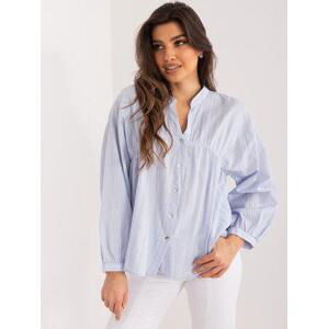 Fashionhunters Světle modrá dámská oversize košile se stojáčkem Velikost: XL