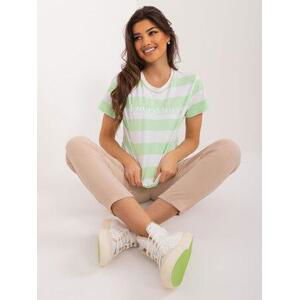 Fashionhunters Světle zelené dámské tričko s potiskem a aplikací.Velikost: ONE SIZE, JEDNA, VELIKOST