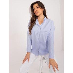 Fashionhunters Světle modrá oversize košile na knoflíky Velikost: M