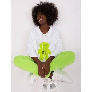 Fashionhunters Ecru světle zelená tepláková souprava s kalhotami Velikost: L/XL