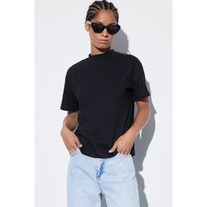 Trendyol Black 100% Cotton Basic Stand Collar Knitted T-shirt