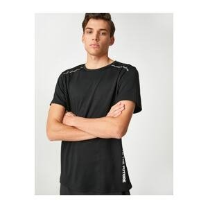 Koton Sports T-shirt with the slogan Printed Crew Neck Short Sleeved.