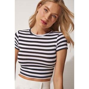 Happiness İstanbul Women's Black And White Striped Crop Knitted T-Shirt