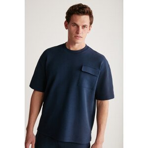 GRIMELANGE Artur Men's Pocket T-shirt with Thick Special Textured Fabric