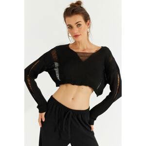 Cool & Sexy Women's Black Knitwear Crop Top