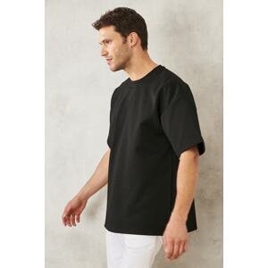 AC&Co / Altınyıldız Classics Men's Black Oversize Loose Cut Crew Neck Short Sleeve Sweatshirt T-Shirt