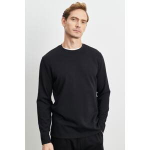 ALTINYILDIZ CLASSICS Men's Black Standard Fit Normal Cut Crew Neck T-Shirt.