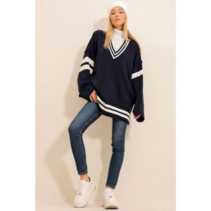 Trend Alaçatı Stili Women's Navy V-Neck Stripe Block Oversize Sweater with Side Slits