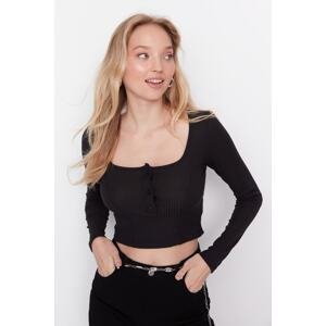 Trendyol Black Button Detail Square Collar Fitted/Situated Ribbed Stretch Crop Knitted Blouse