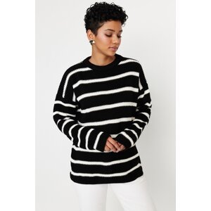 Trendyol Black Wide-Fit Knitwear Sweater