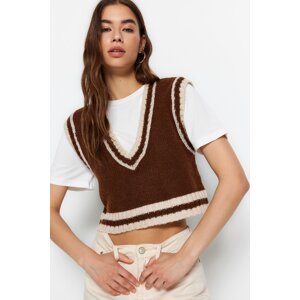 Trendyol Brown Crop. Soft Textured V-Neck Knitwear Sweater