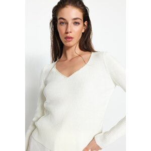 Trendyol Ecru Pearl Detailed V-Neck Knitwear Sweater