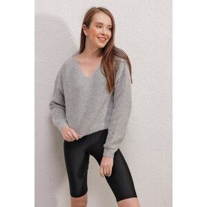 Bigdart 15814 V Neck Crop Sweater - Gray